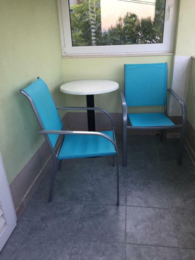 Apartmani Atila Damir Omis Bagian luar foto