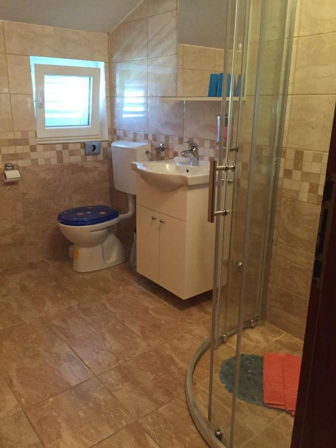 Apartmani Atila Damir Omis Bagian luar foto