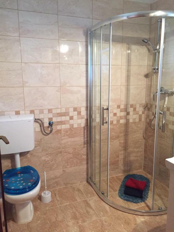 Apartmani Atila Damir Omis Bagian luar foto
