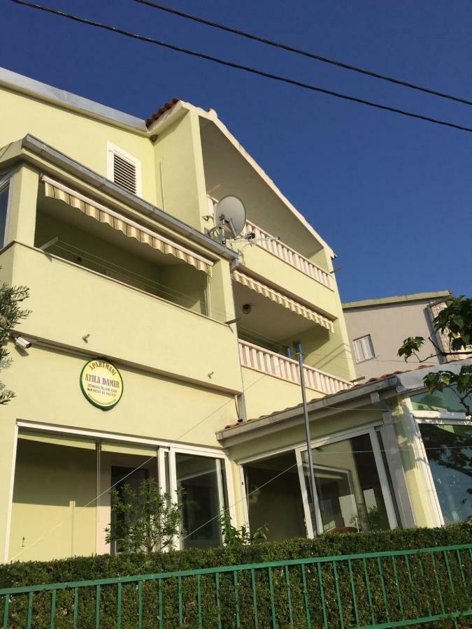 Apartmani Atila Damir Omis Bagian luar foto