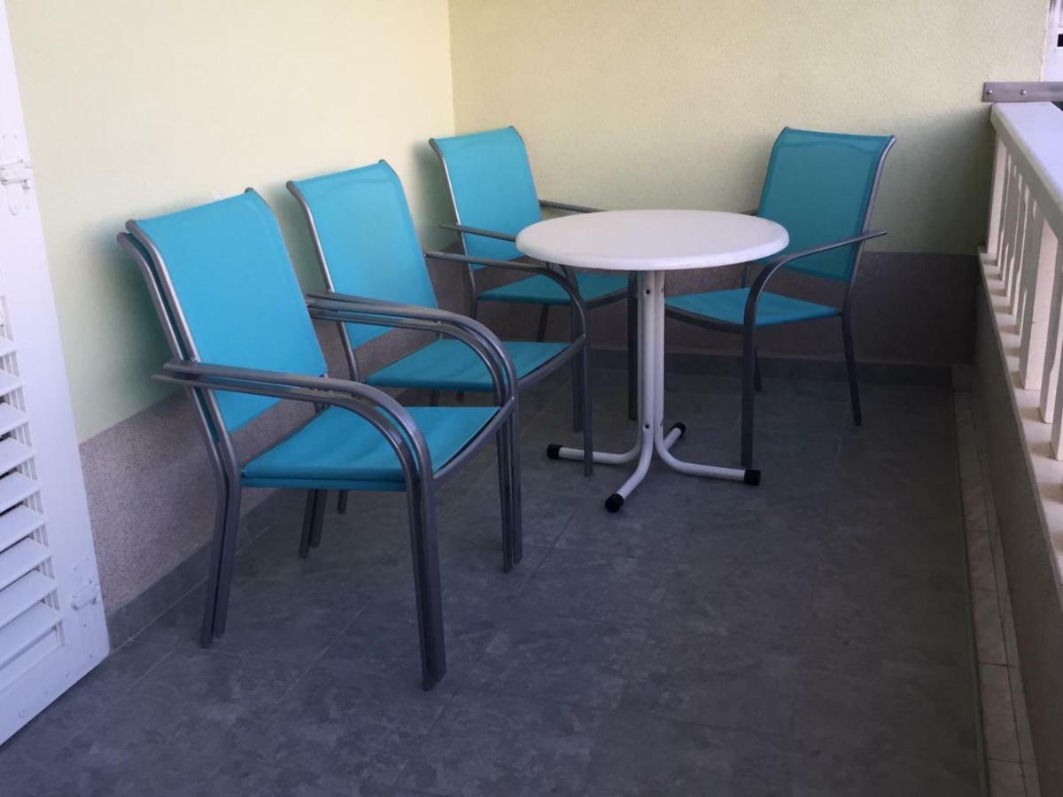 Apartmani Atila Damir Omis Bagian luar foto